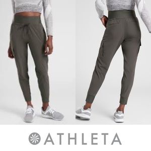 Sutton Cargo Jogger size 6